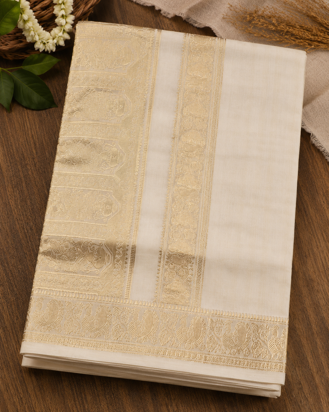 Premium Handloom Check Design Saree (100/100 Count) with Running Blouse