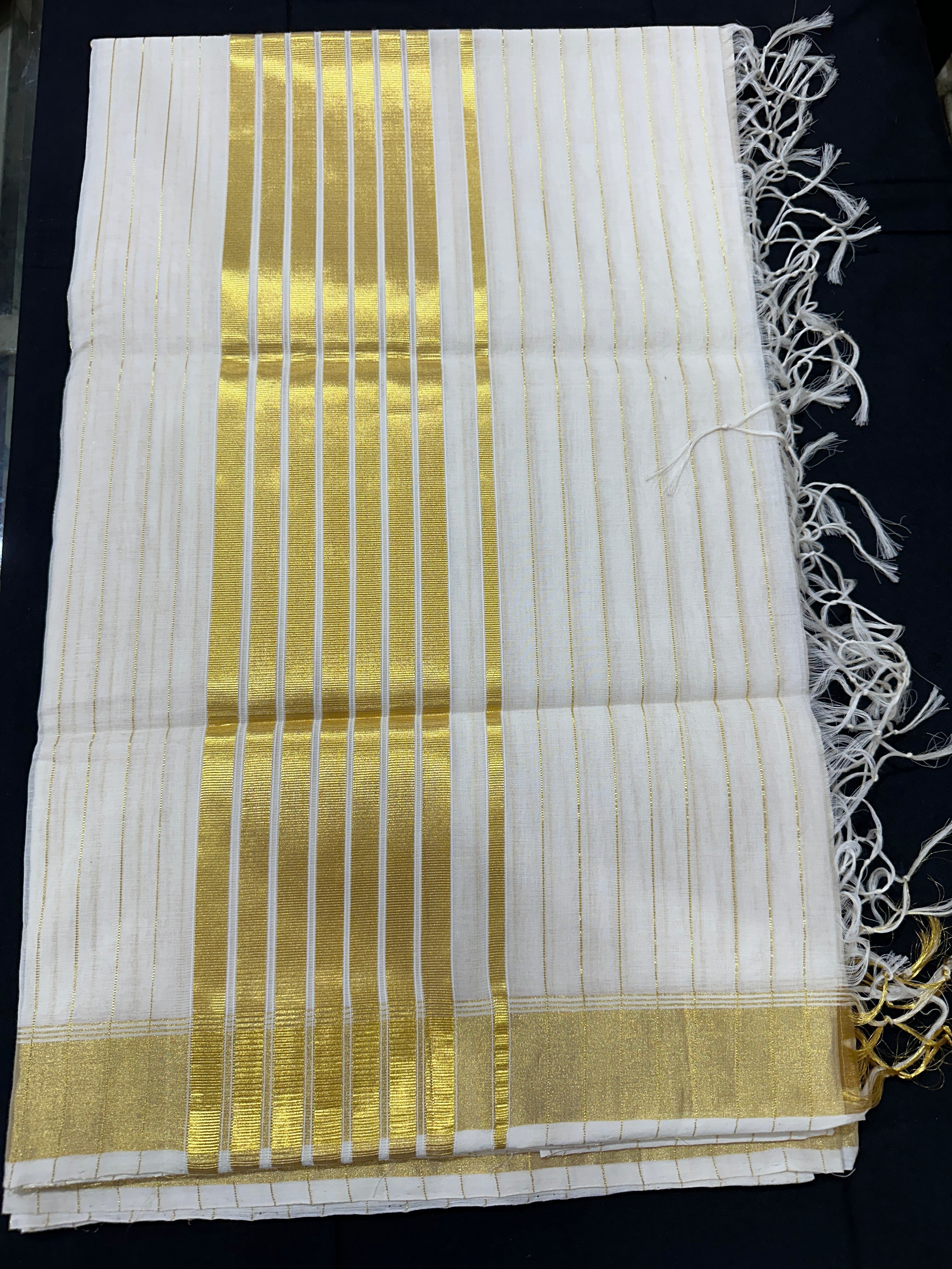 Premium Handloom Kerala Kasavu Saree with Fine Gold Stripes & Classic Kasavu Pallu